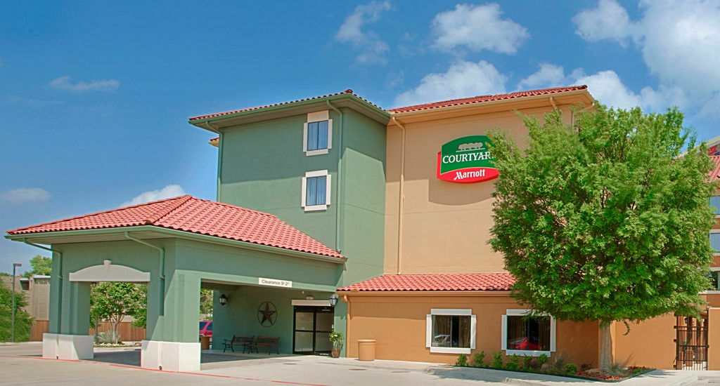 Courtyard Fort Worth I-30 West Near Nas Jrb Hotel Exterior photo